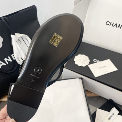 C style Velvet Thick Sole Bread Flip Flops