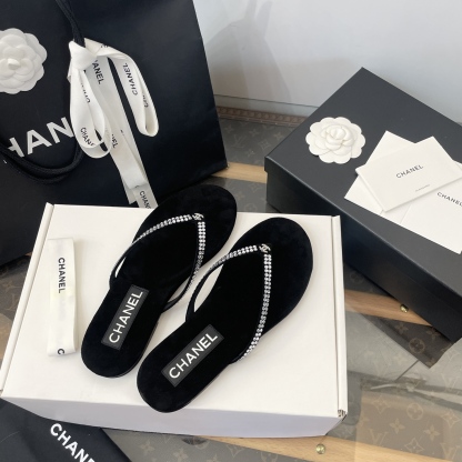 C style Velvet Thick Sole Bread Flip Flops