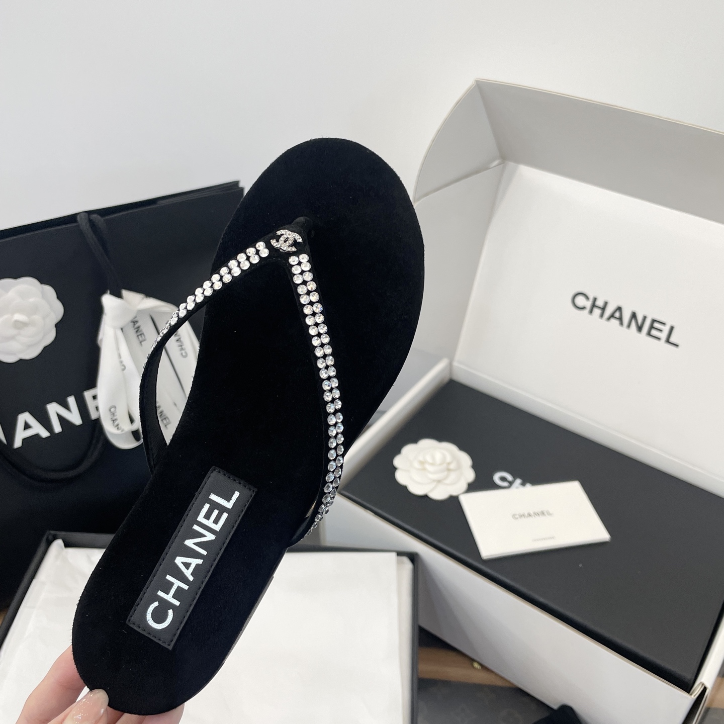 C style Velvet Thick Sole Bread Flip Flops