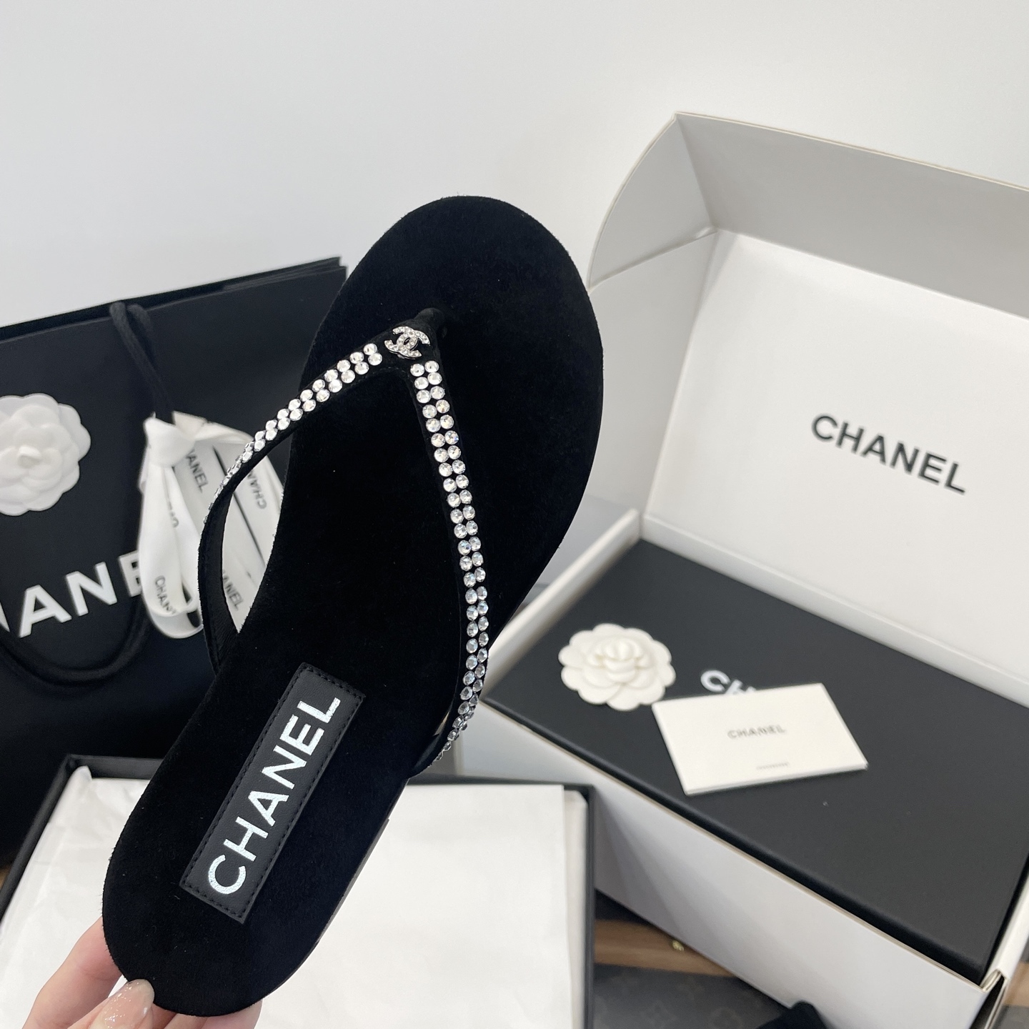 C style Velvet Thick Sole Bread Flip Flops