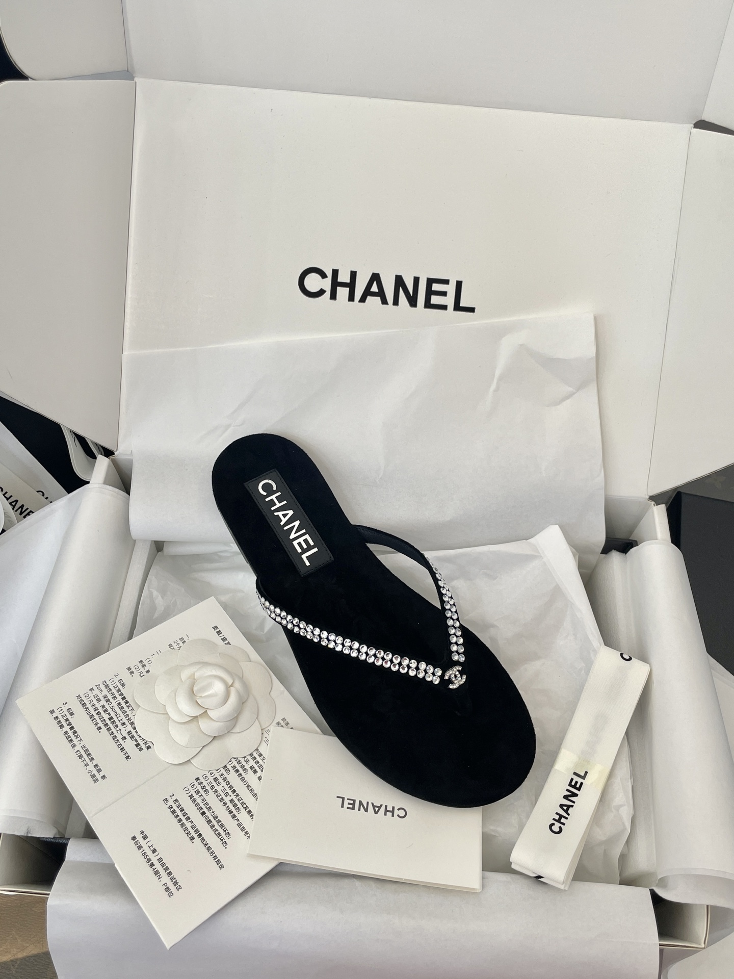 C style Velvet Thick Sole Bread Flip Flops