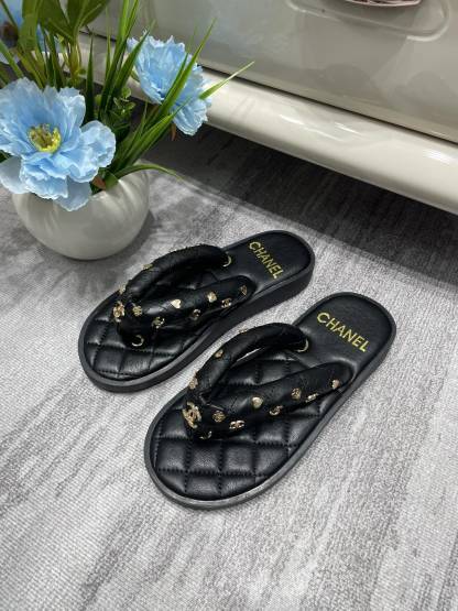 C style Velvet Thick Sole Bread Flip Flops