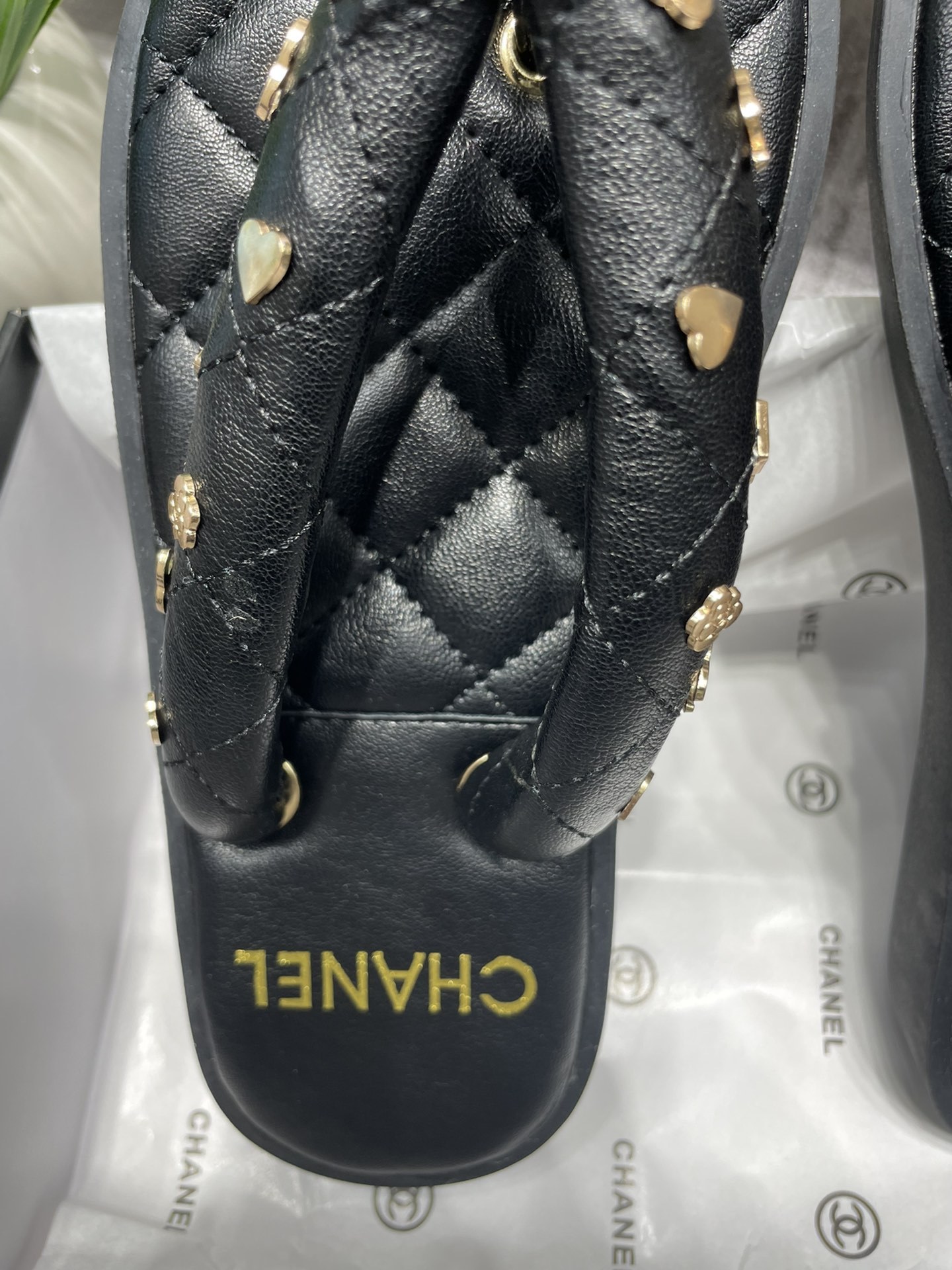 C style Velvet Thick Sole Bread Flip Flops