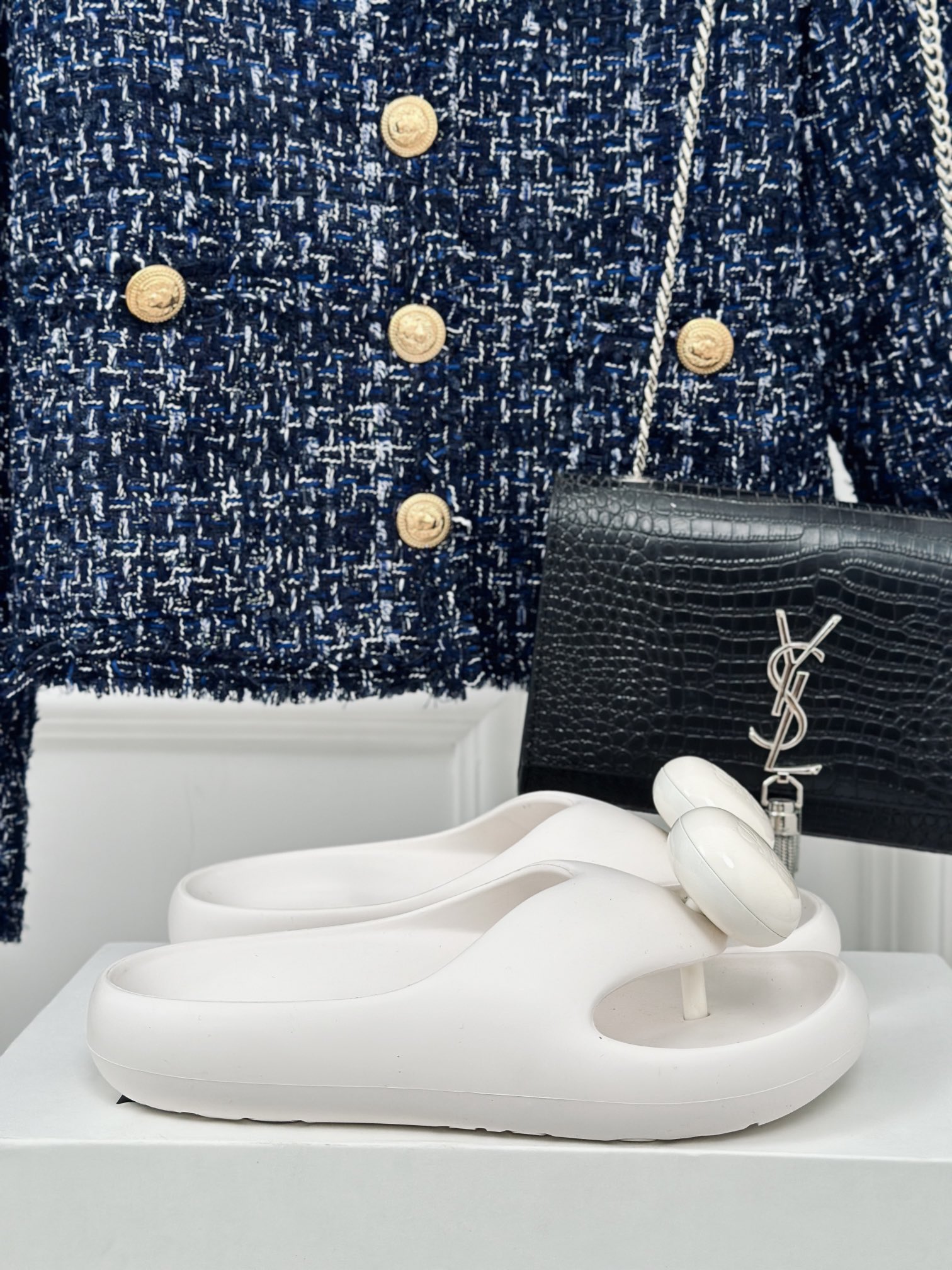 L style Thick-soled cloud slippers