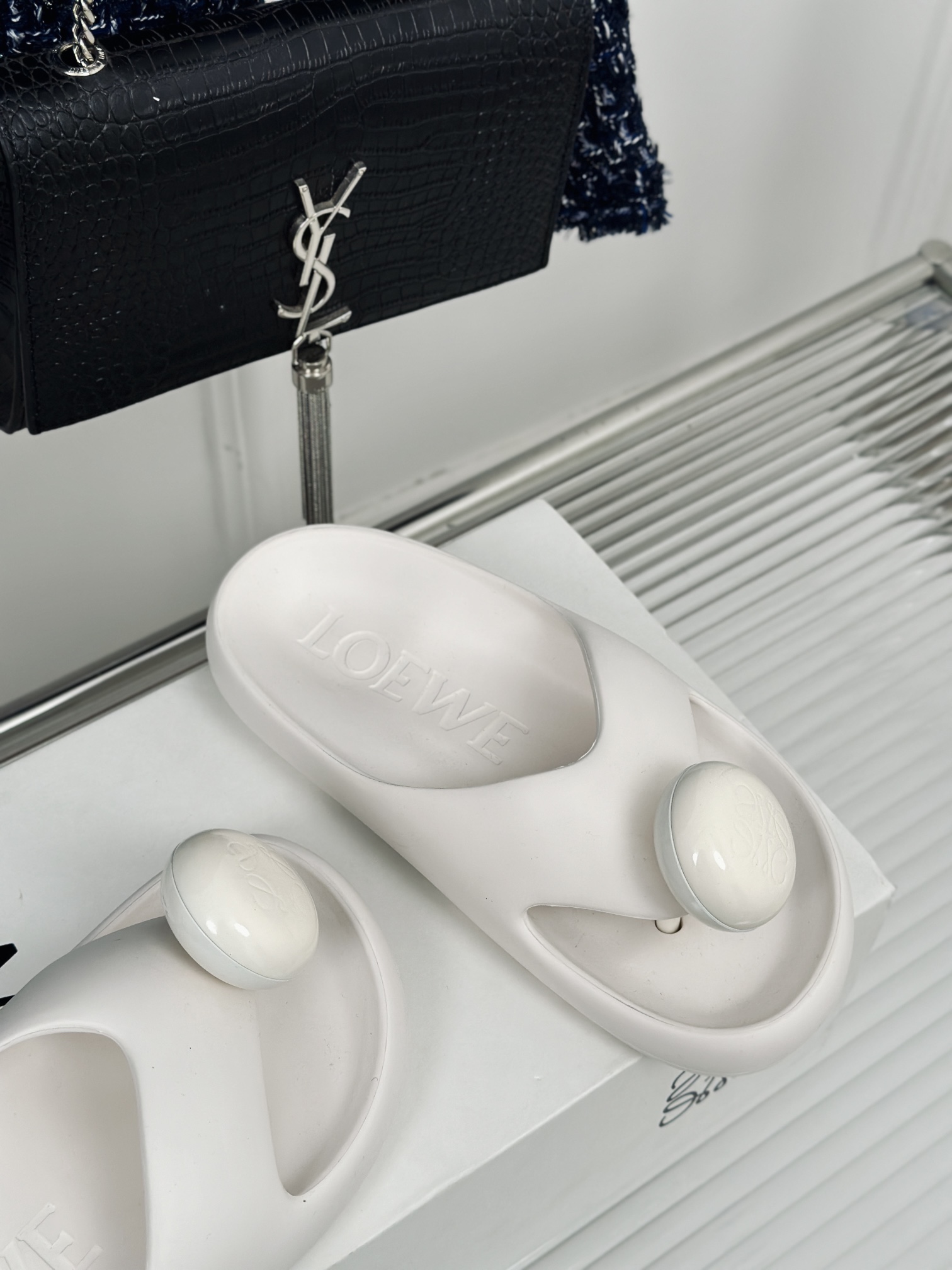 L style Thick-soled cloud slippers