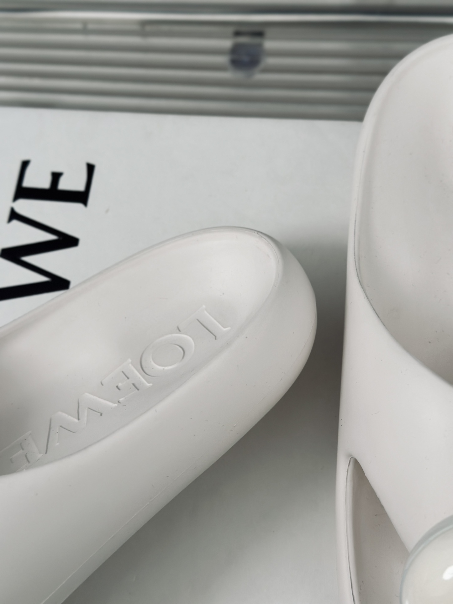 L style Thick-soled cloud slippers