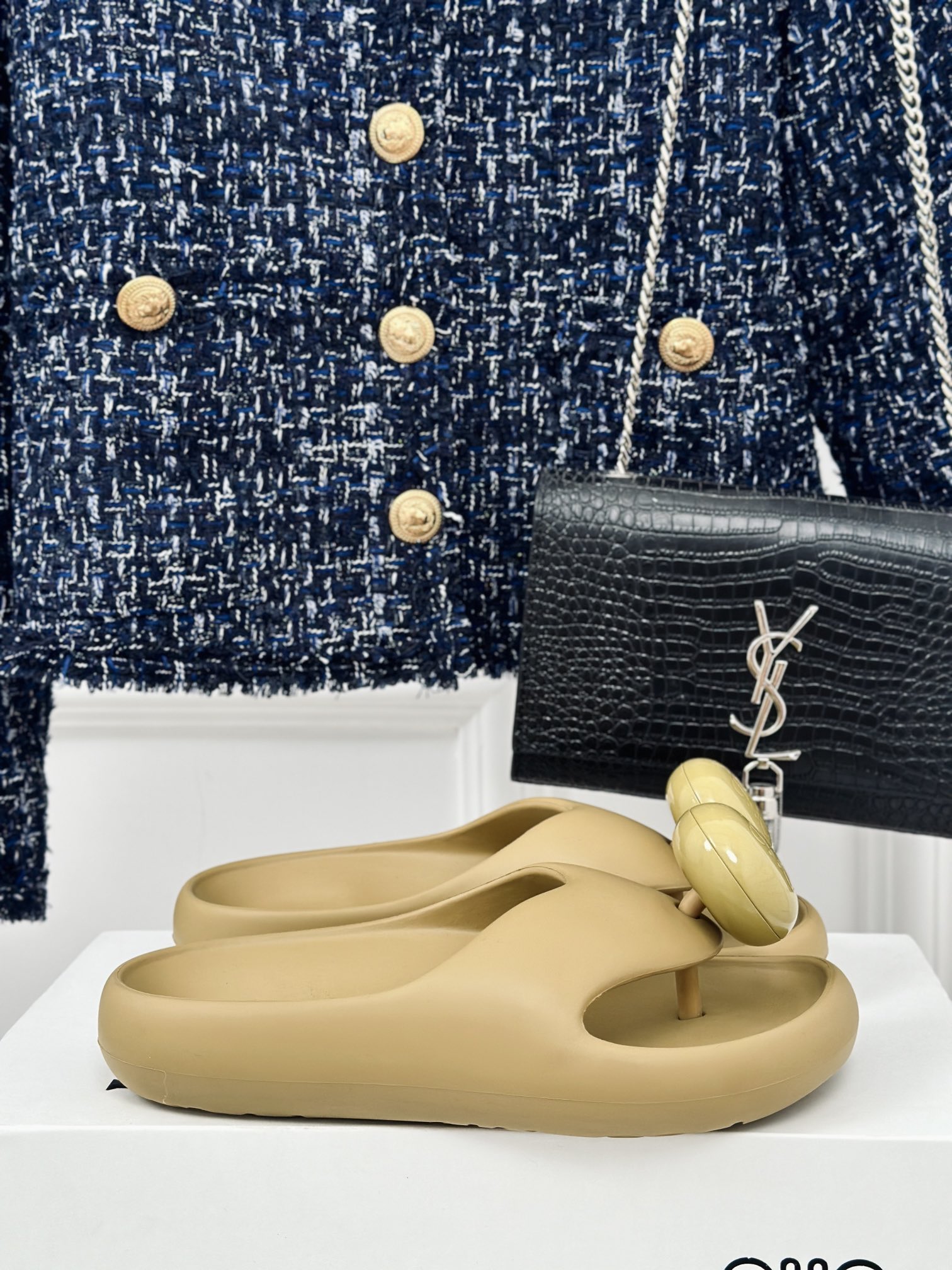 L style Thick-soled cloud slippers