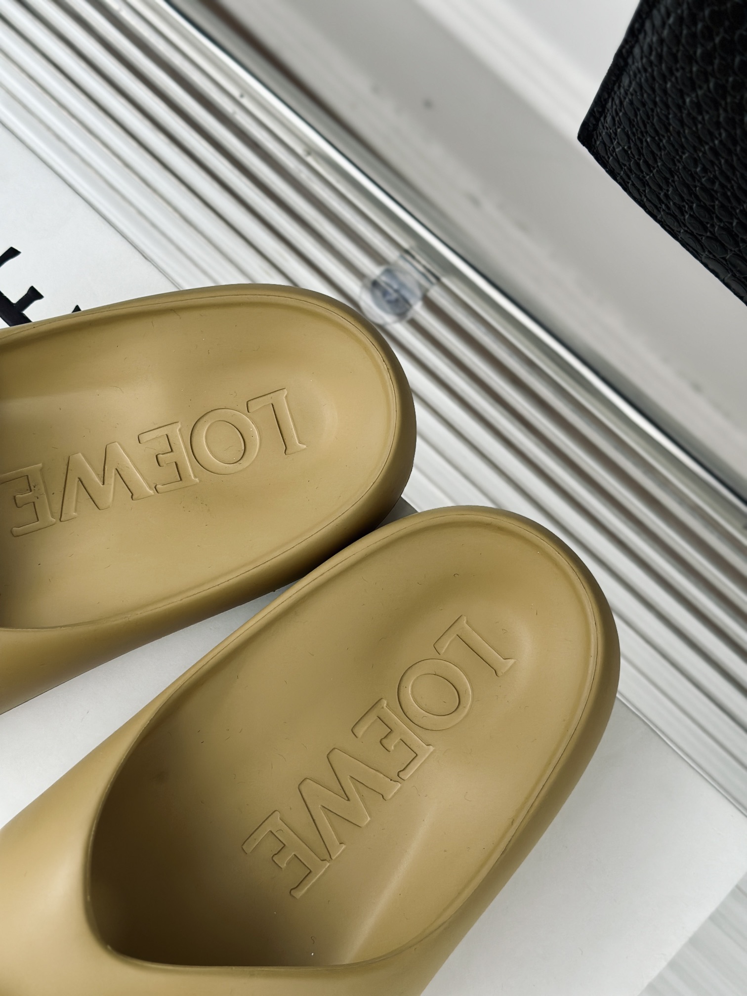 L style Thick-soled cloud slippers