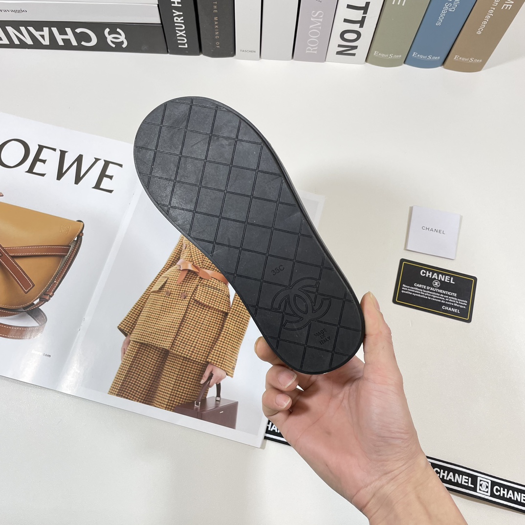 C style Metal chain flip flops