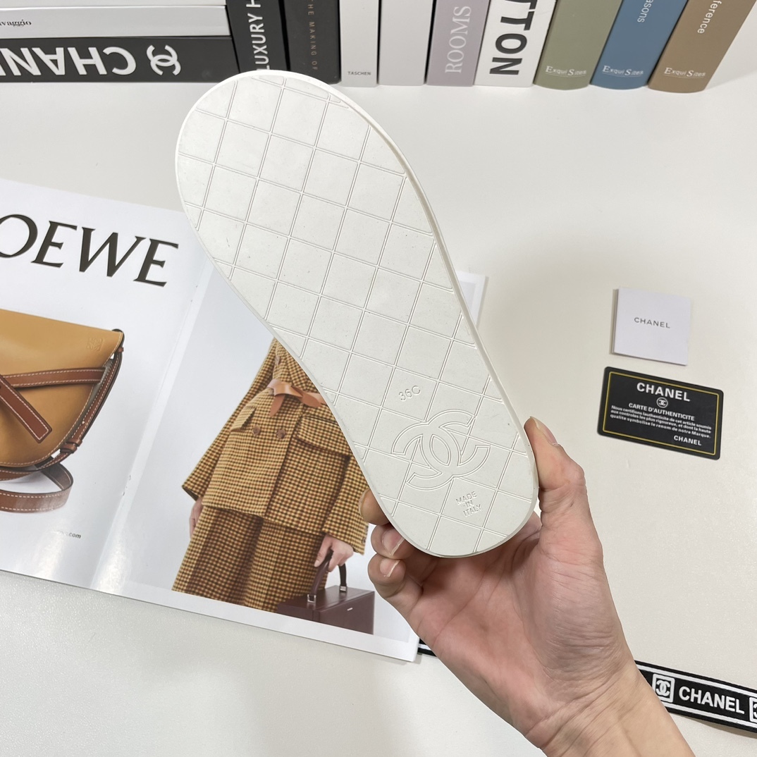 C style Metal chain flip flops