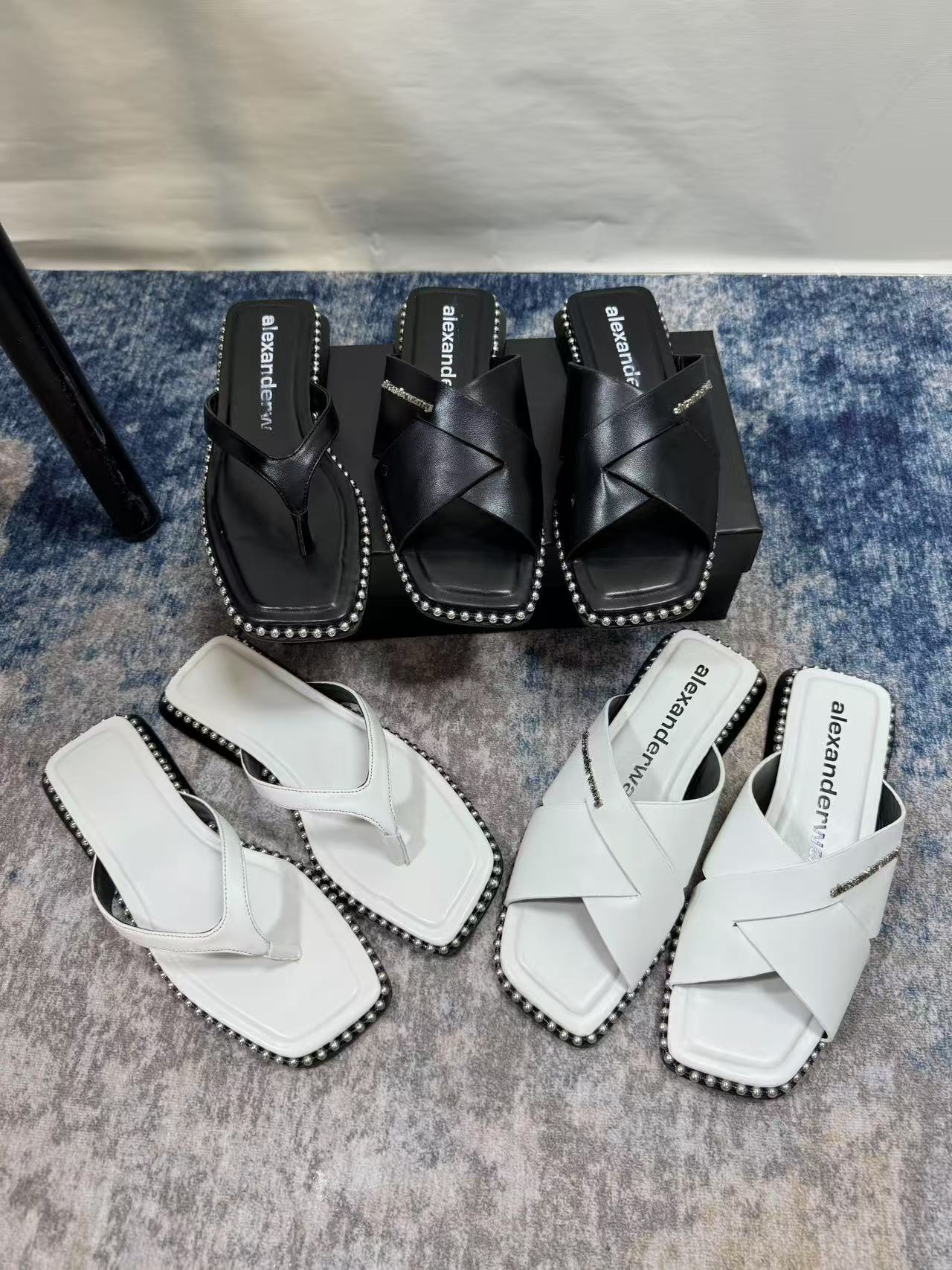 A style Square toe flip flops