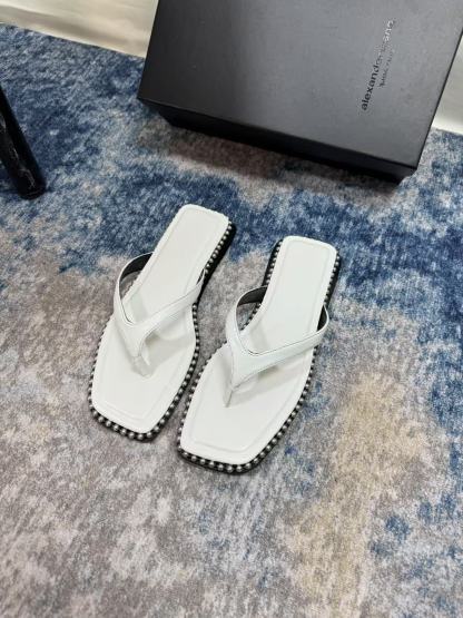 A style Square toe flip flops