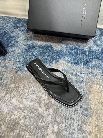 A style Square toe flip flops