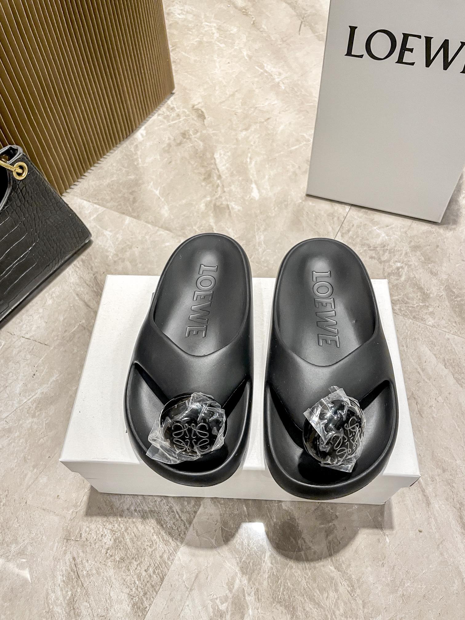 L style Thick-soled cloud slippers