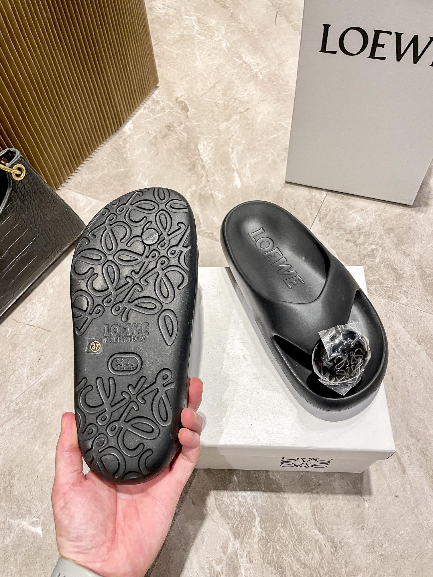 L style Thick-soled cloud slippers