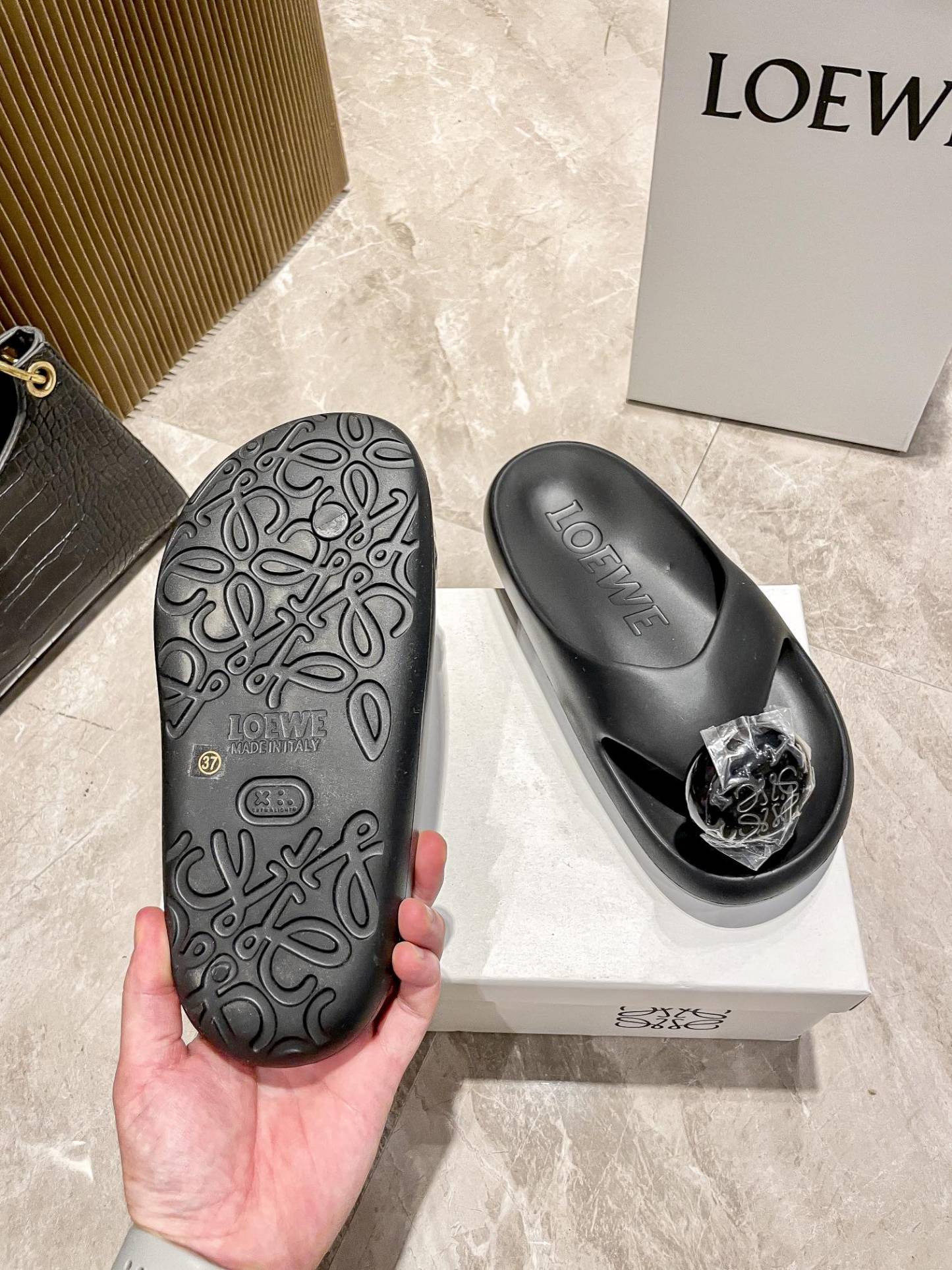 L style Thick-soled cloud slippers