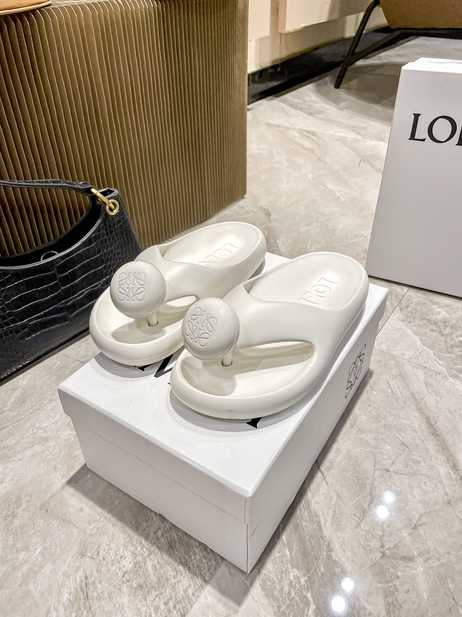 L style Thick-soled cloud slippers