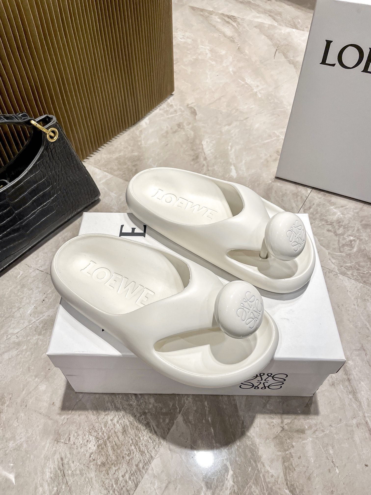 L style Thick-soled cloud slippers