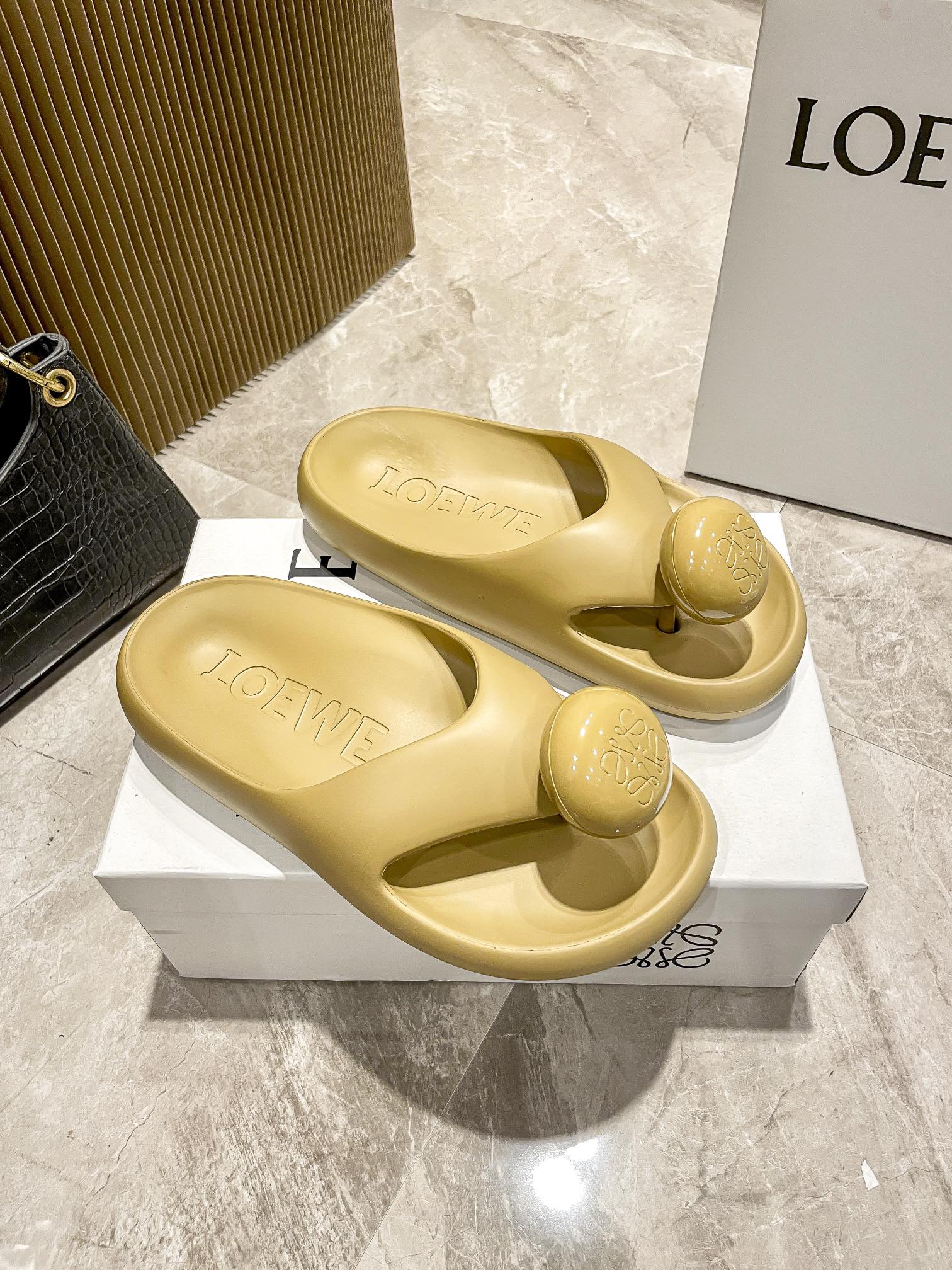 L style Thick-soled cloud slippers