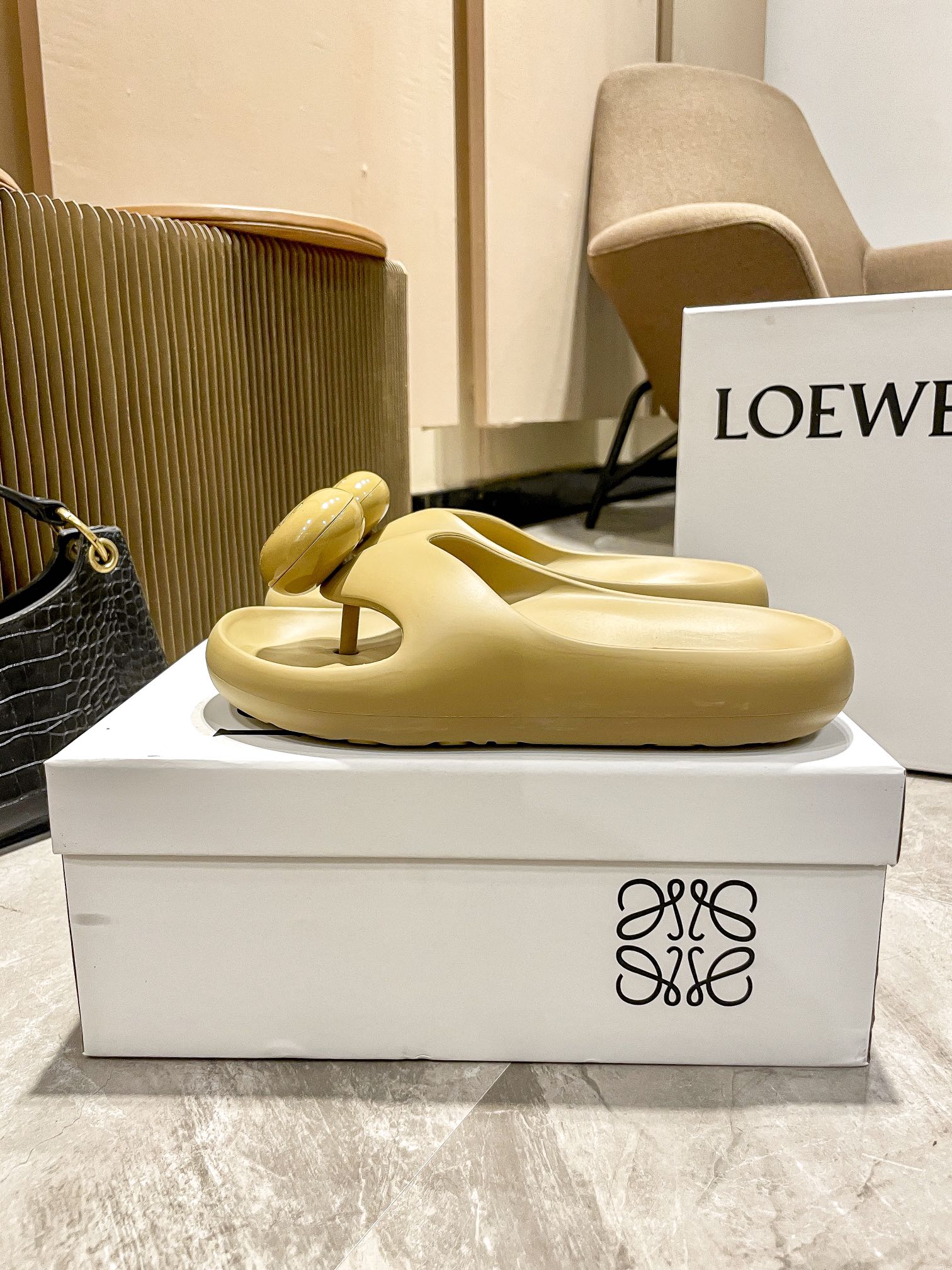 L style Thick-soled cloud slippers