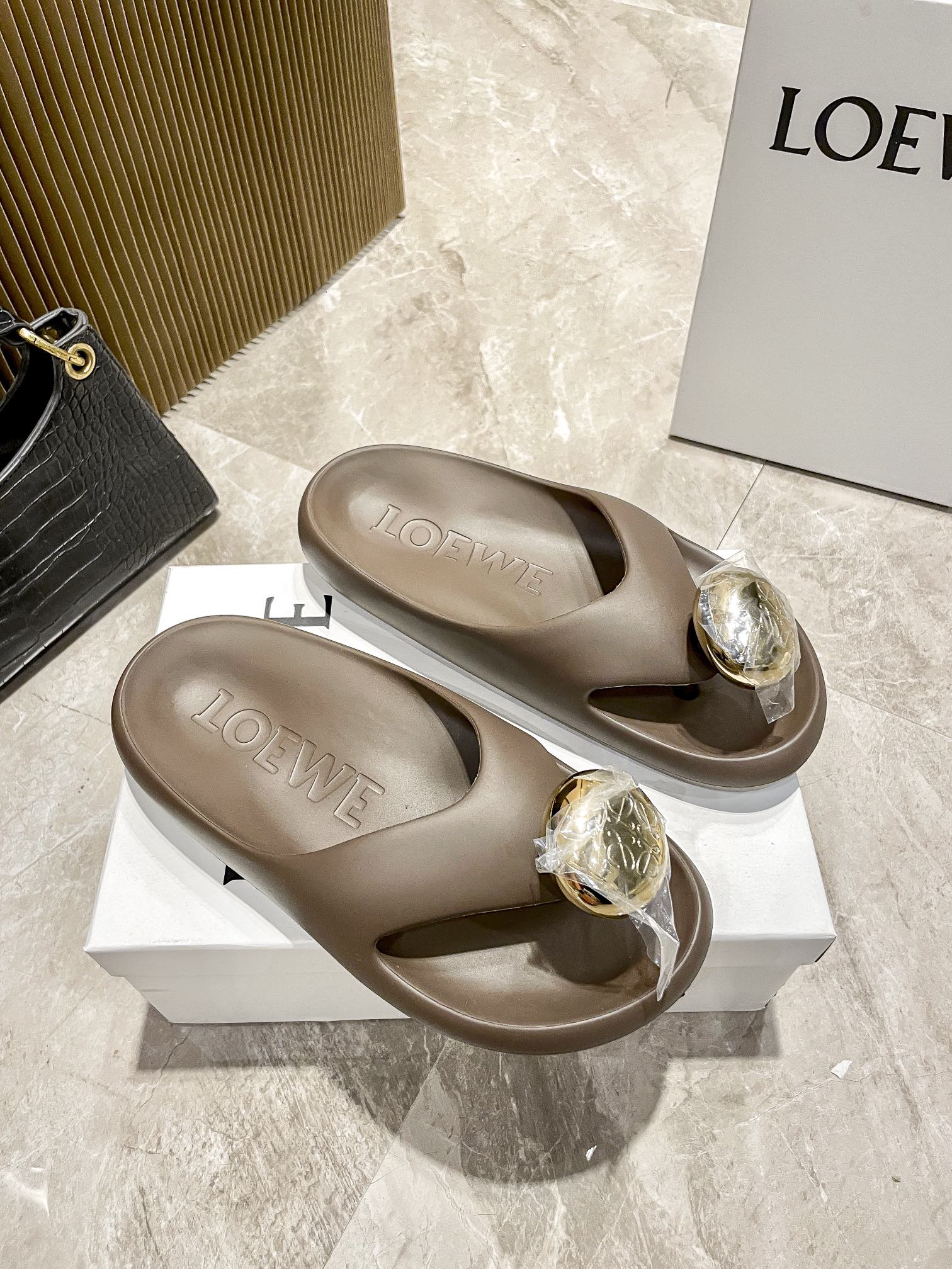 L style Thick-soled cloud slippers