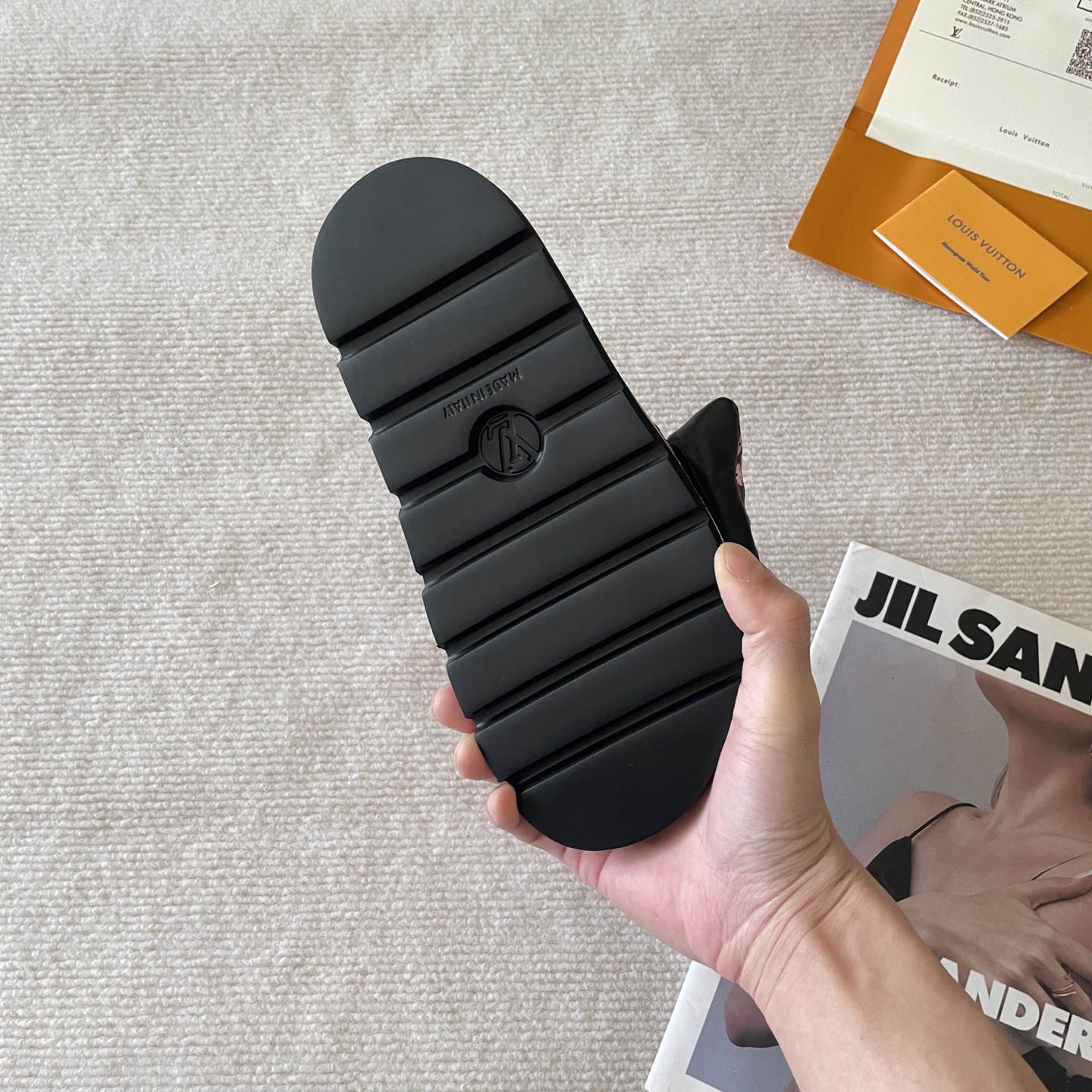 L style Velcro flat slippers