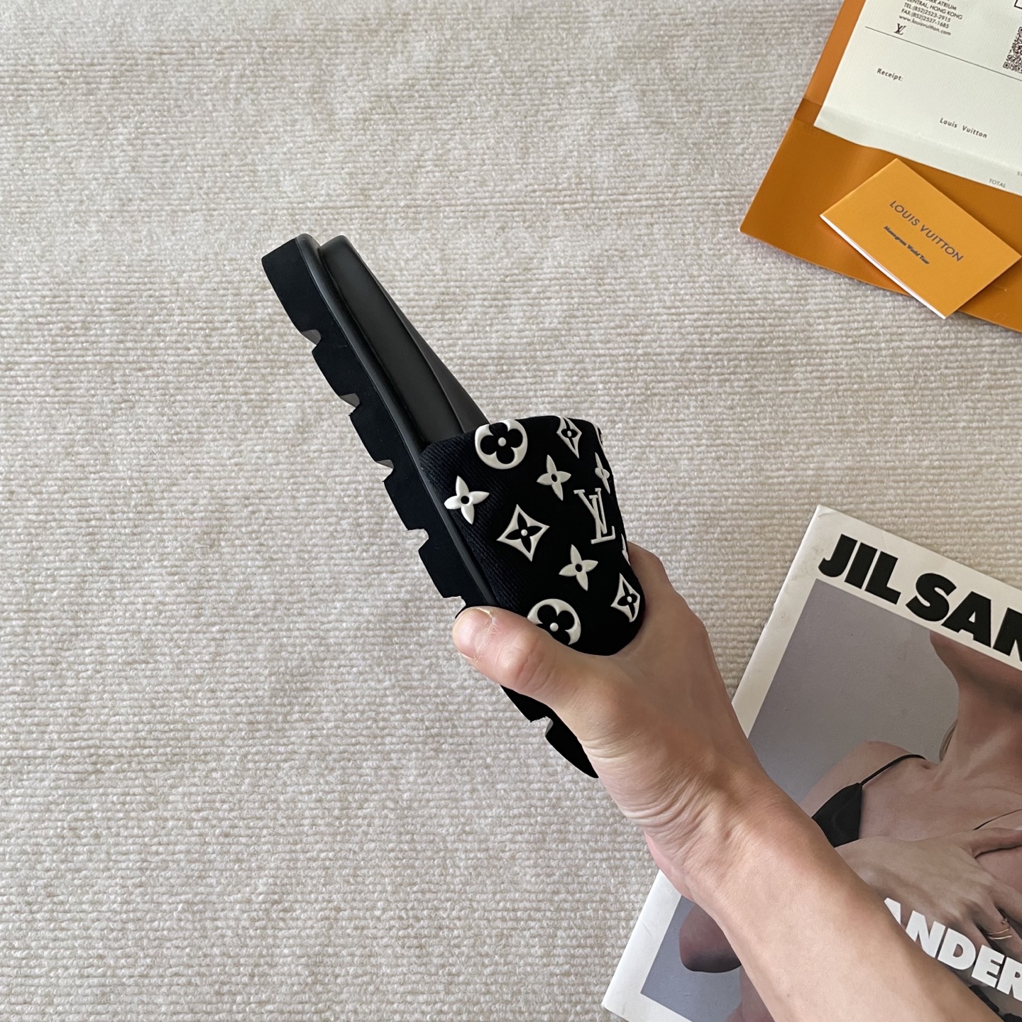 L style Velcro flat slippers