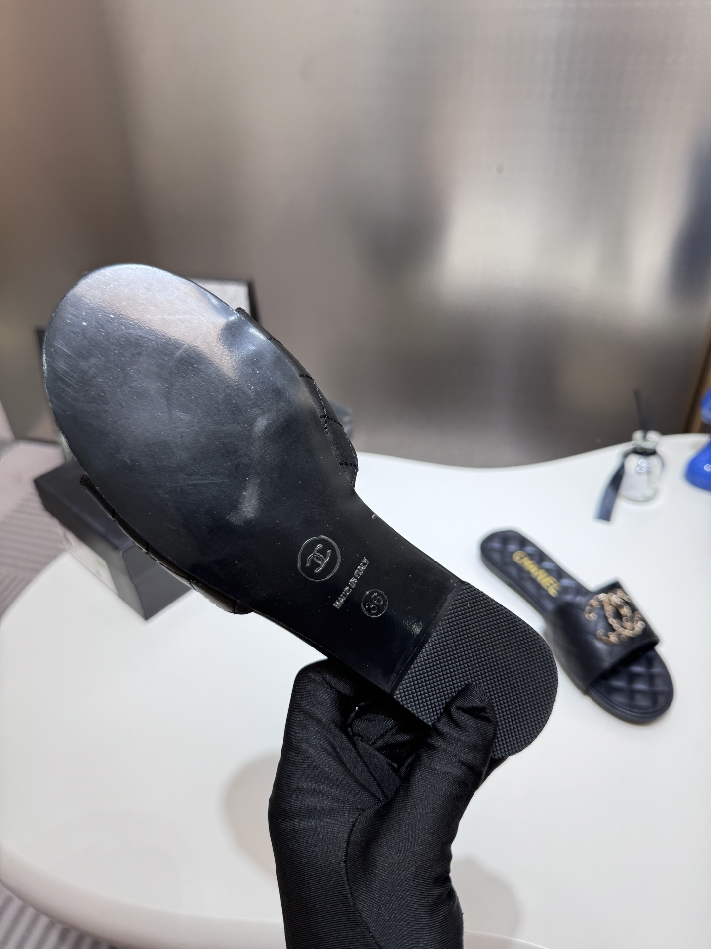 C style Metal buckle diamond quilted sandals