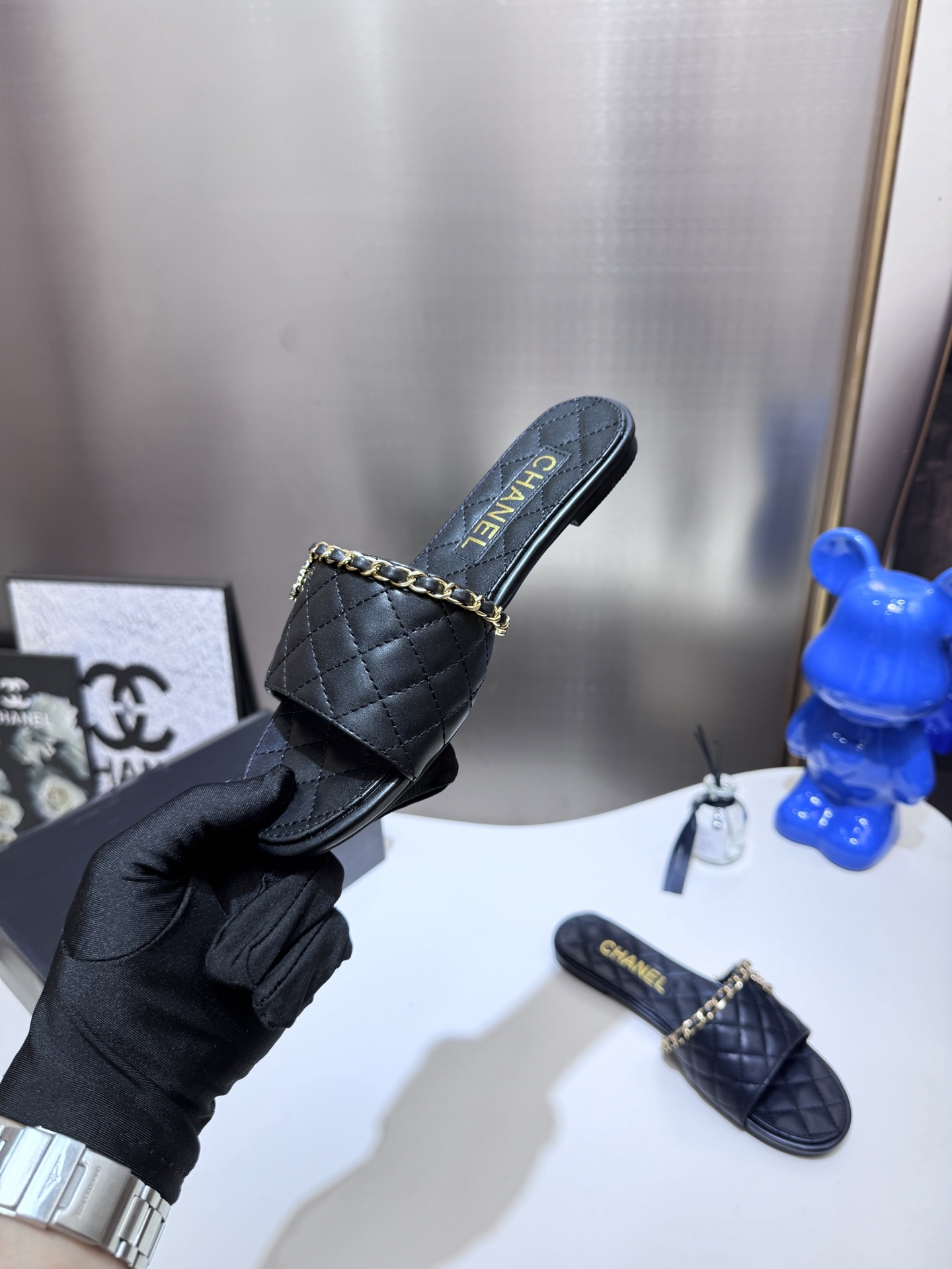 C style Metal buckle diamond quilted sandals