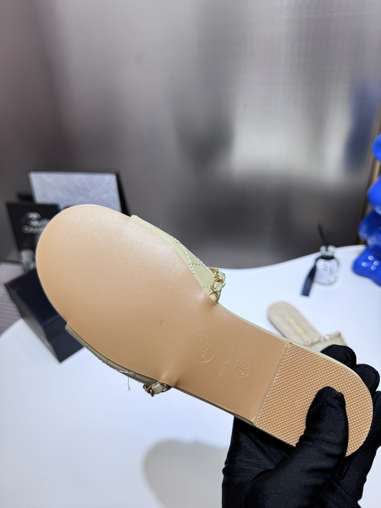 C style Metal buckle diamond quilted sandals