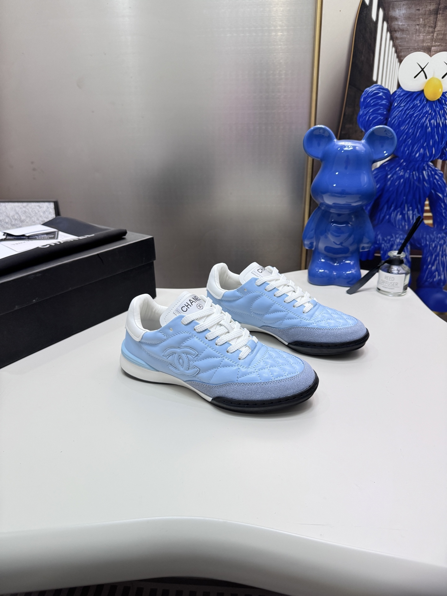 C style Round toe diamond pattern white shoes Casual shoes