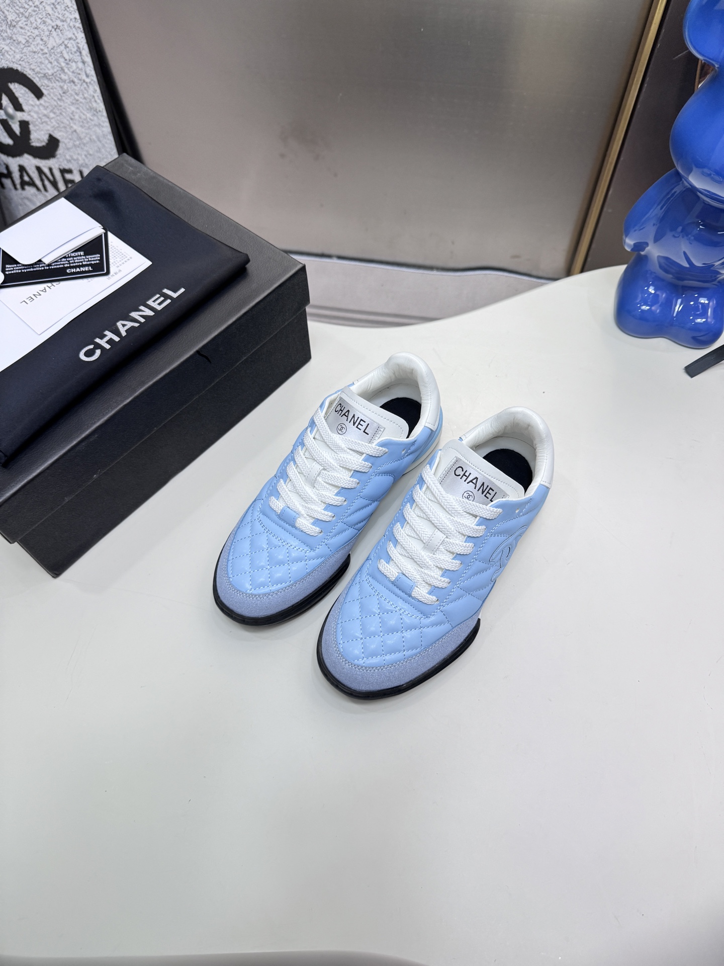 C style Round toe diamond pattern white shoes Casual shoes