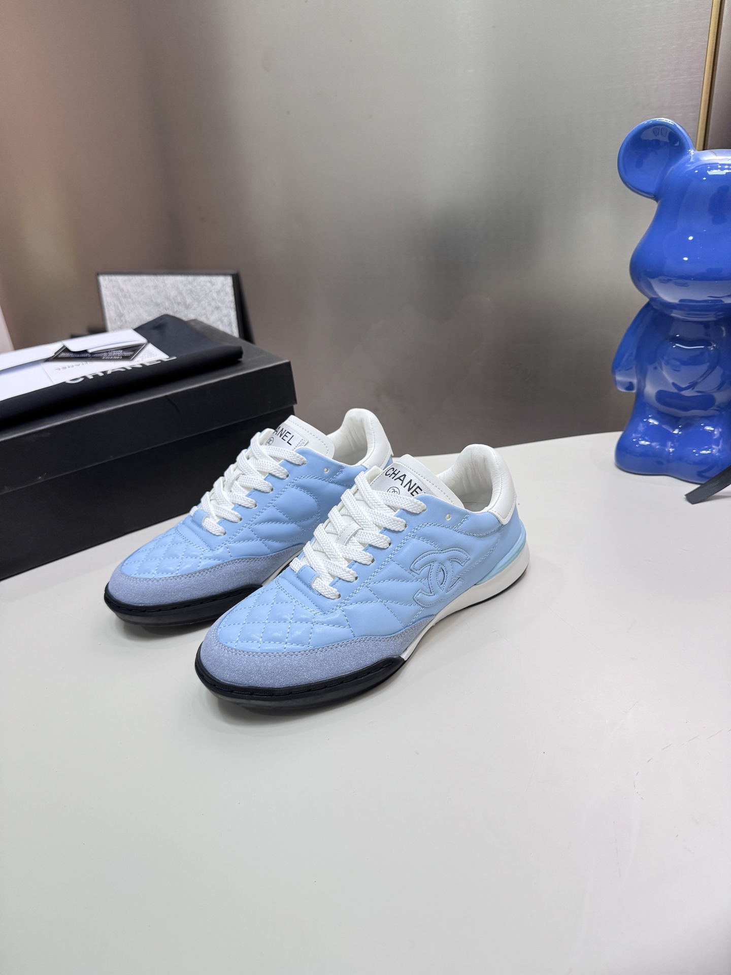 C style Round toe diamond pattern white shoes Casual shoes