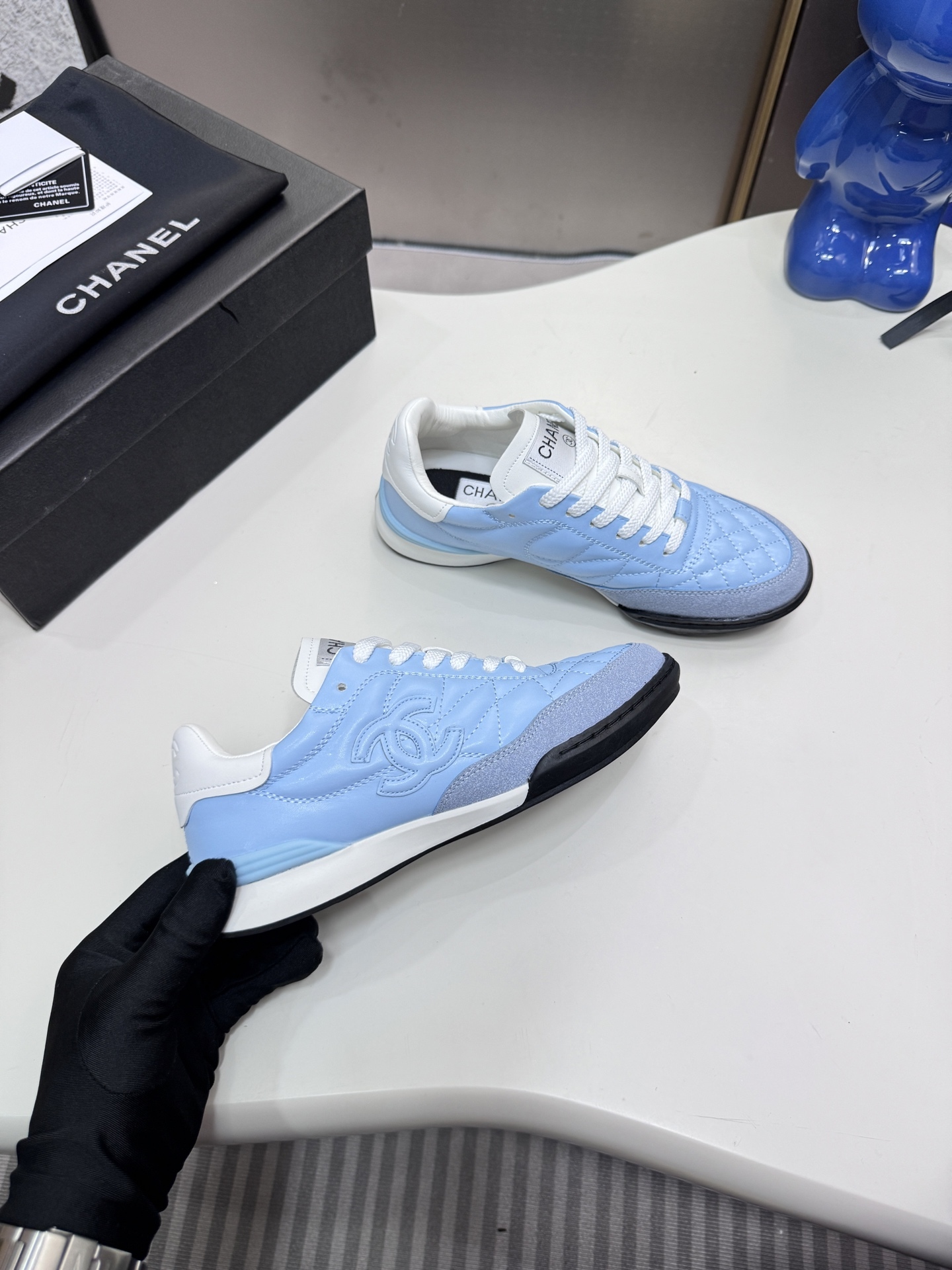 C style Round toe diamond pattern white shoes Casual shoes