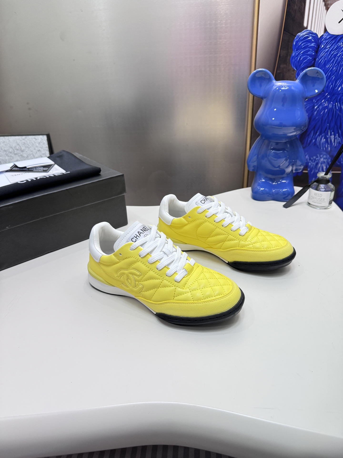 C style Round toe diamond pattern white shoes Casual shoes