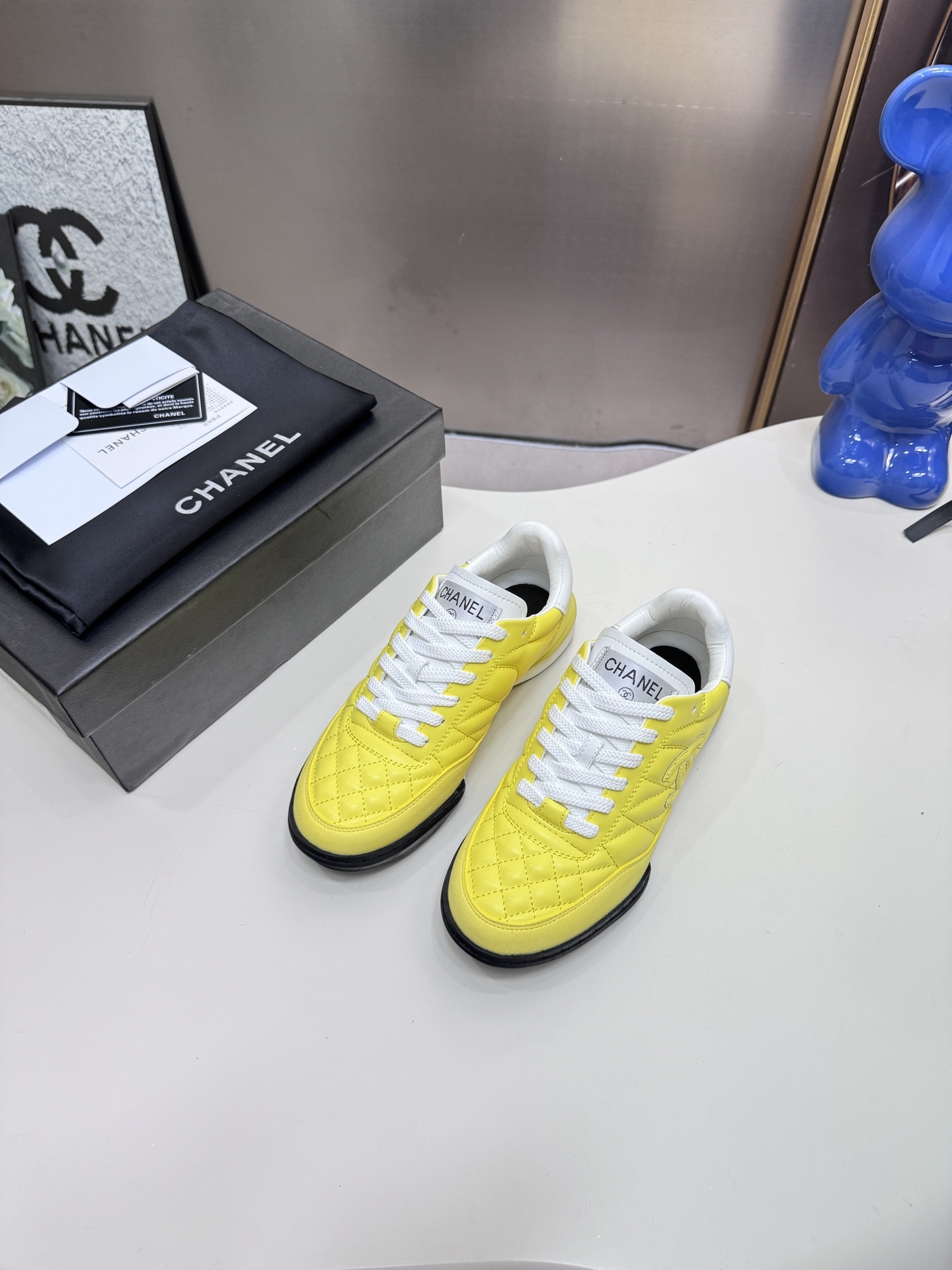 C style Round toe diamond pattern white shoes Casual shoes