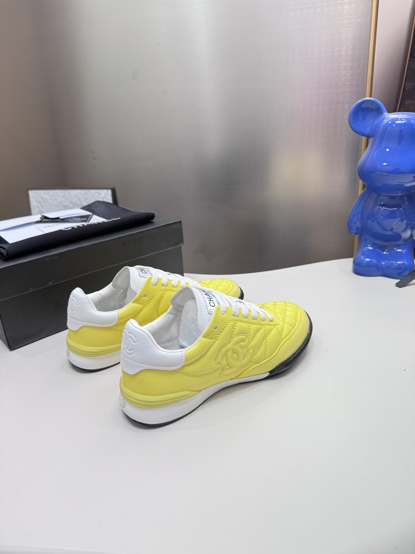 C style Round toe diamond pattern white shoes Casual shoes