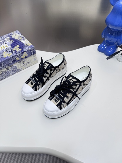 D style Low-top knitted platform sneakers