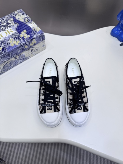 D style Low-top knitted platform sneakers