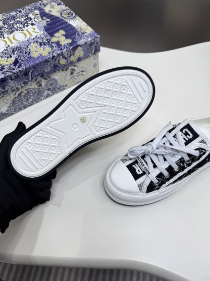 D style Low-top knitted platform sneakers