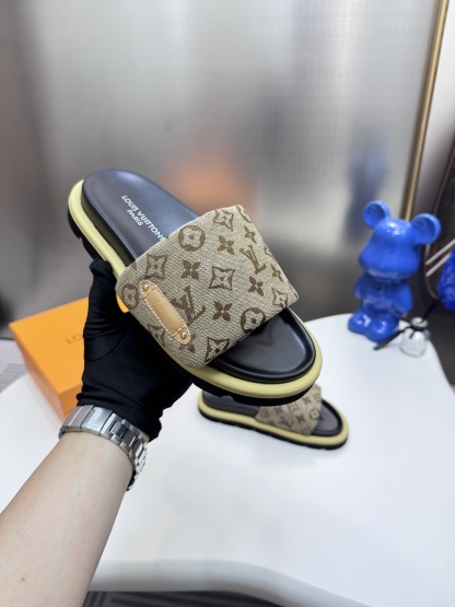 D style Velcro flat slippers