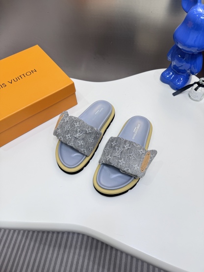 D style Velcro flat slippers