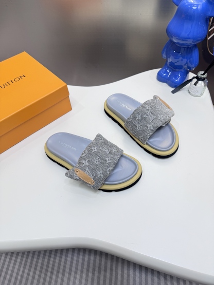 D style Velcro flat slippers