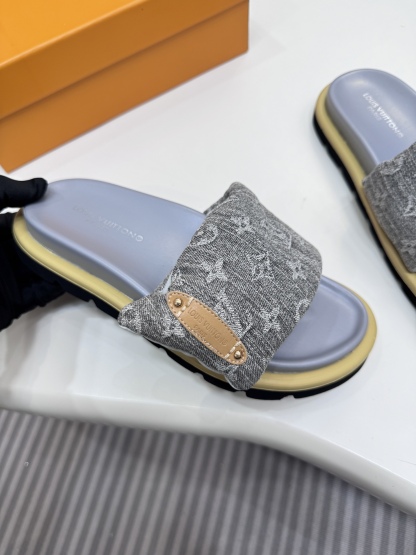 D style Velcro flat slippers