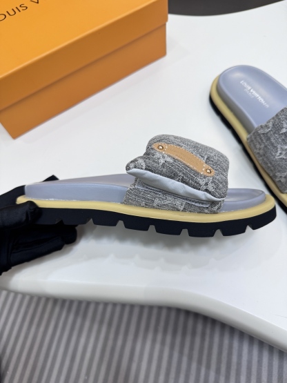 D style Velcro flat slippers