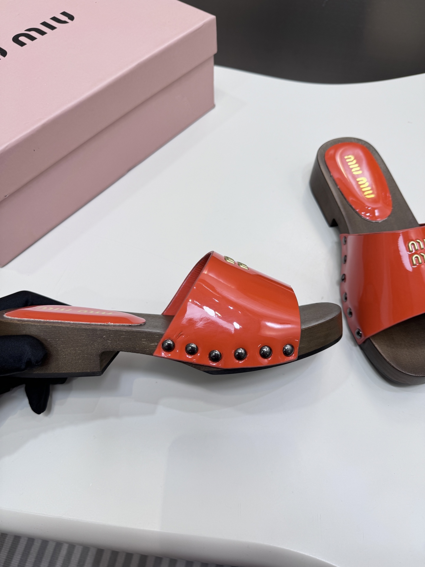 M style Roman style beach sandals