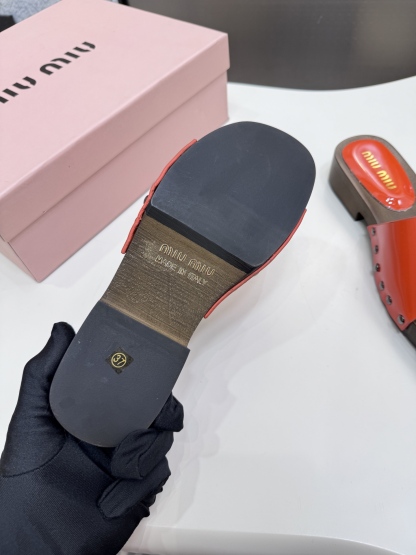 M style Roman style beach sandals