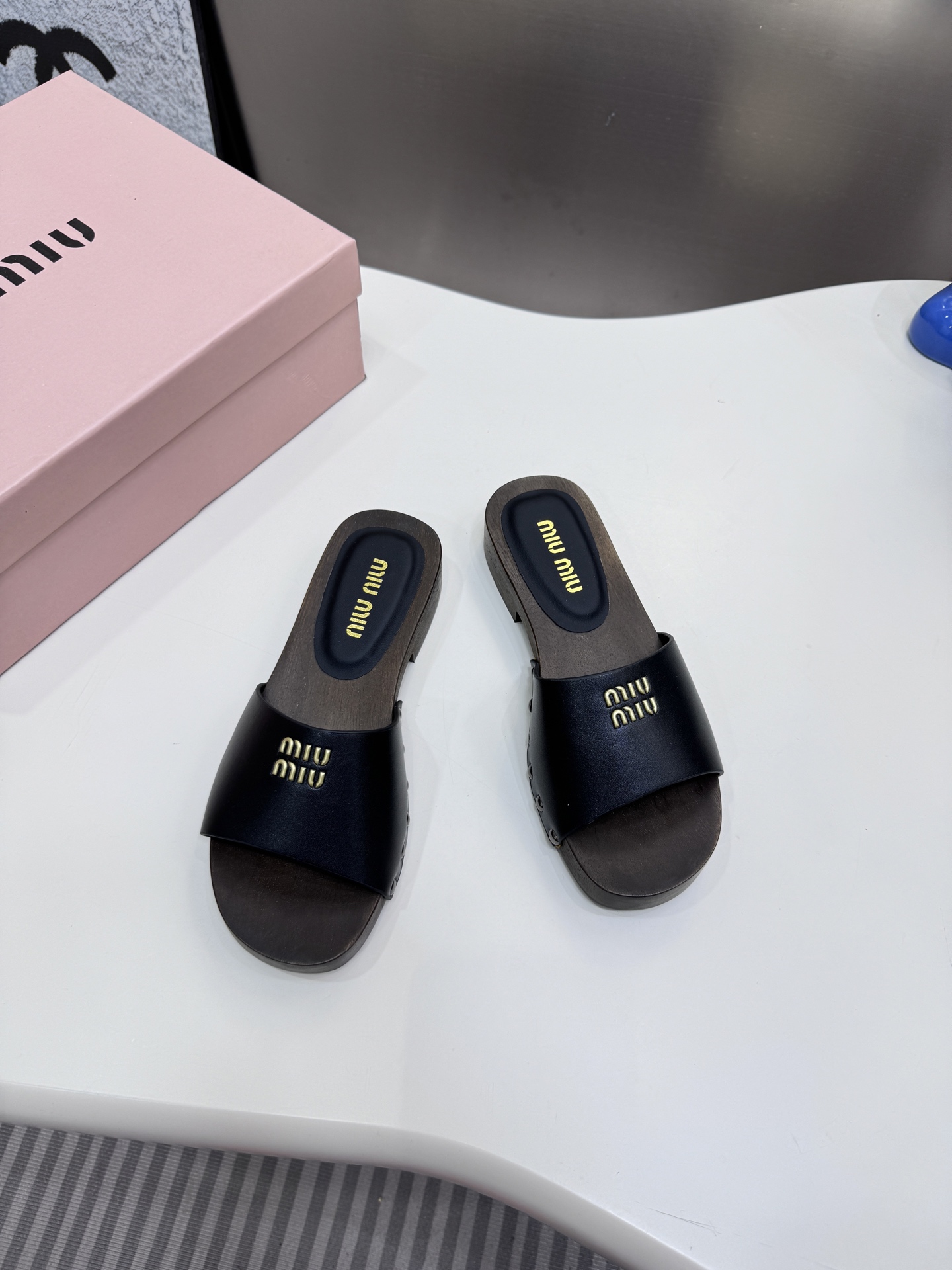 M style Roman style beach sandals