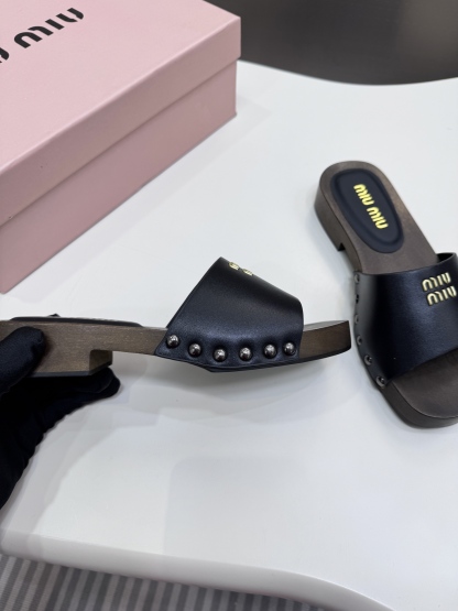 M style Roman style beach sandals