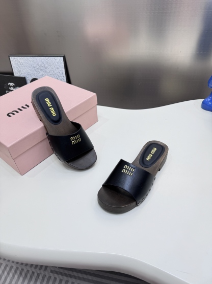 M style Roman style beach sandals